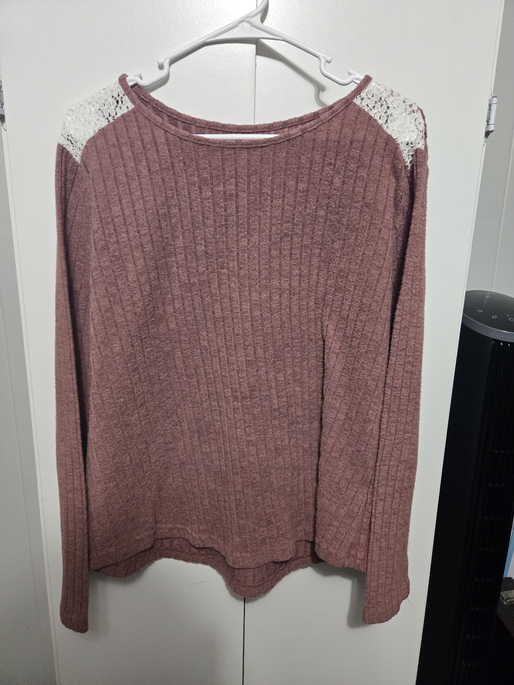 Mauve Ribbed Long Sleeve Top with Lace Shoulder Detail